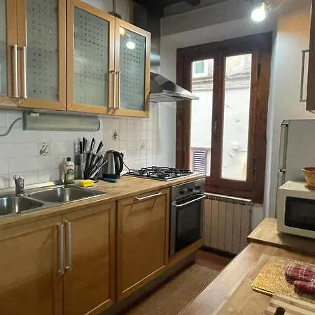 20 Canacci House דירה