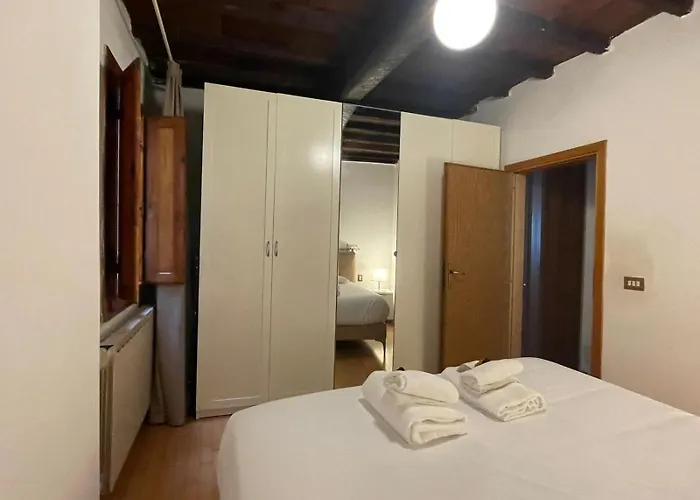 20 Canacci House * Florence